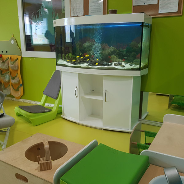 le-royaume-des-tous-petits-table-aquarium